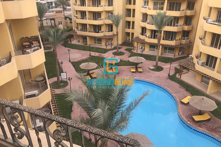 2 bedroom flat in British Resort, Pool View